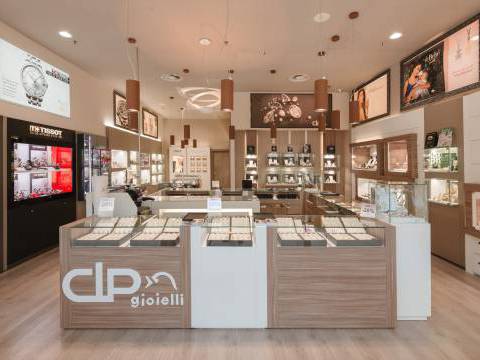 negozio di gioielli Cip Gioielli per il quale abbiamo realizzato un servizio fotografico professionale