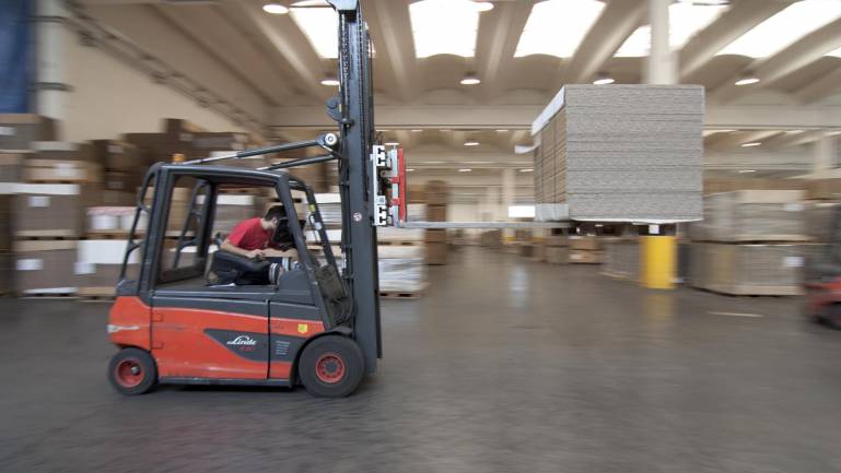 Logistica Zetacarton NewVisibility servizio fotografico